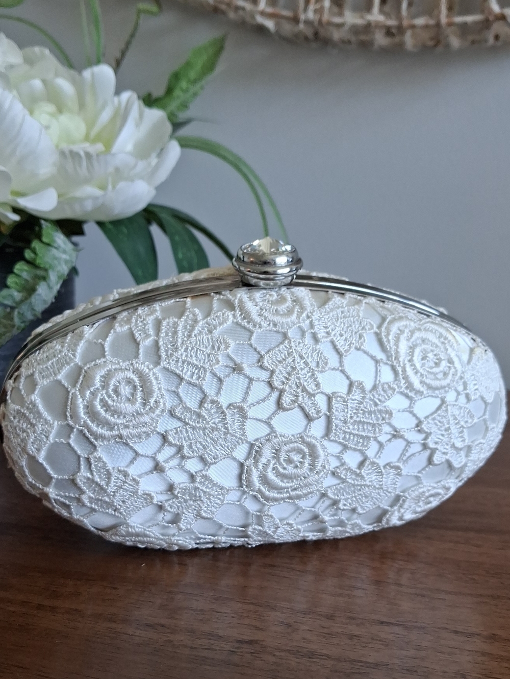 Sondra Roberts Floral Crochet Satin Chain Strap Evening/Bridal Bag - Picture 9 of 10